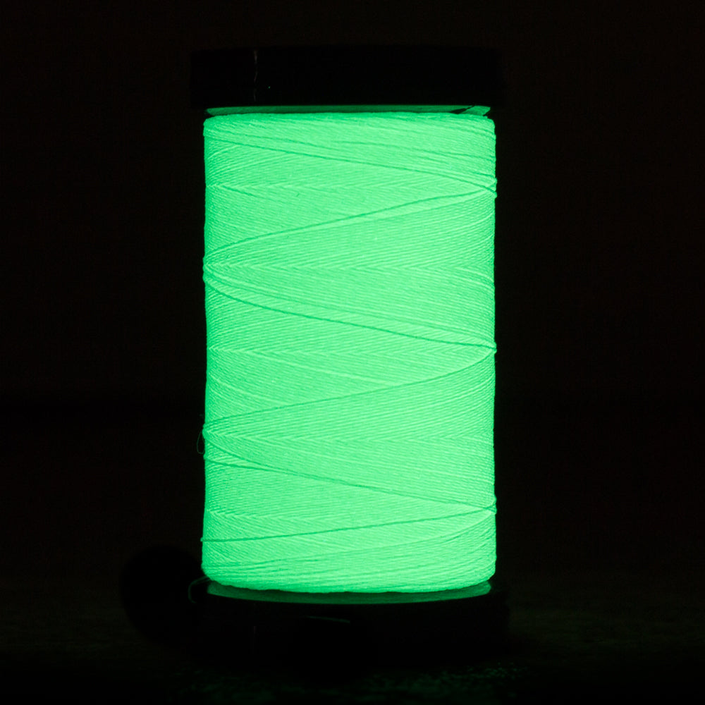 AR04 - Ahrora™ 40wt Glow in the Dark Polyester Lemon Lime Thread WonderFil Online EU