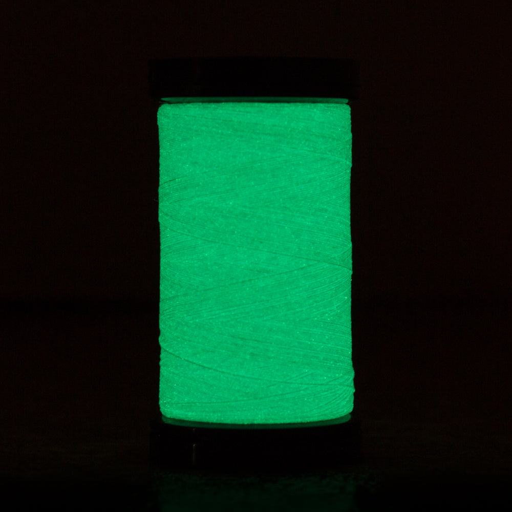 AR08 - Ahrora™ 40wt Glow in the Dark Polyester Star Sapphire Thread WonderFil Online EU