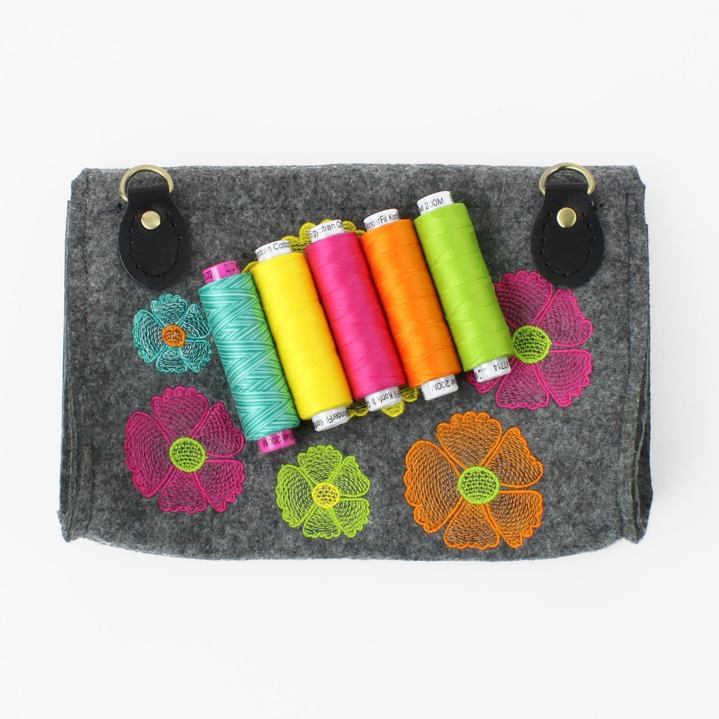 Aster and Anne Georgia Clutch Spring bundle WonderFil Europe